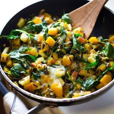 Harvest Wild Rice Skillet: a 30-minute vegetarian dinner featuring the best foods of fall. 230 calories. | pinchofyum.com