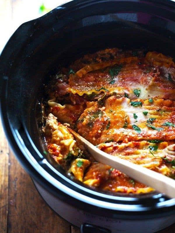 Super Easy Skinny Veggie Crockpot Lasagna - a handful of simple ingredients for a healthy family dinner. | https://monster-nights.today