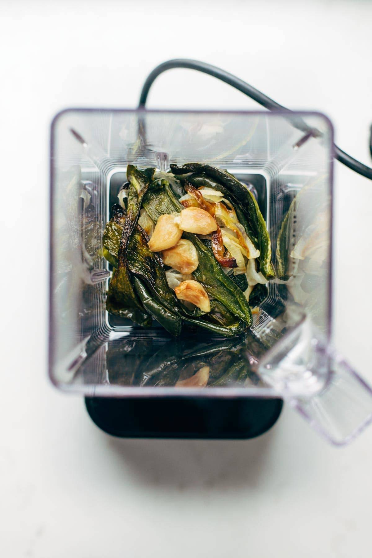 blender of spinach with onions and garlic